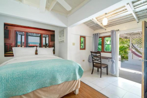 HOSPITALITYEXPERT - Frank Pringle's Historic 2BR Bungalow - Beach & Chef